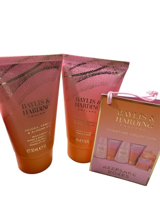 Jojoba, Vanilla & Almond Oil 6 piece Pink & Peach Bath Gift Set with Loofah - Picture 3 of 4